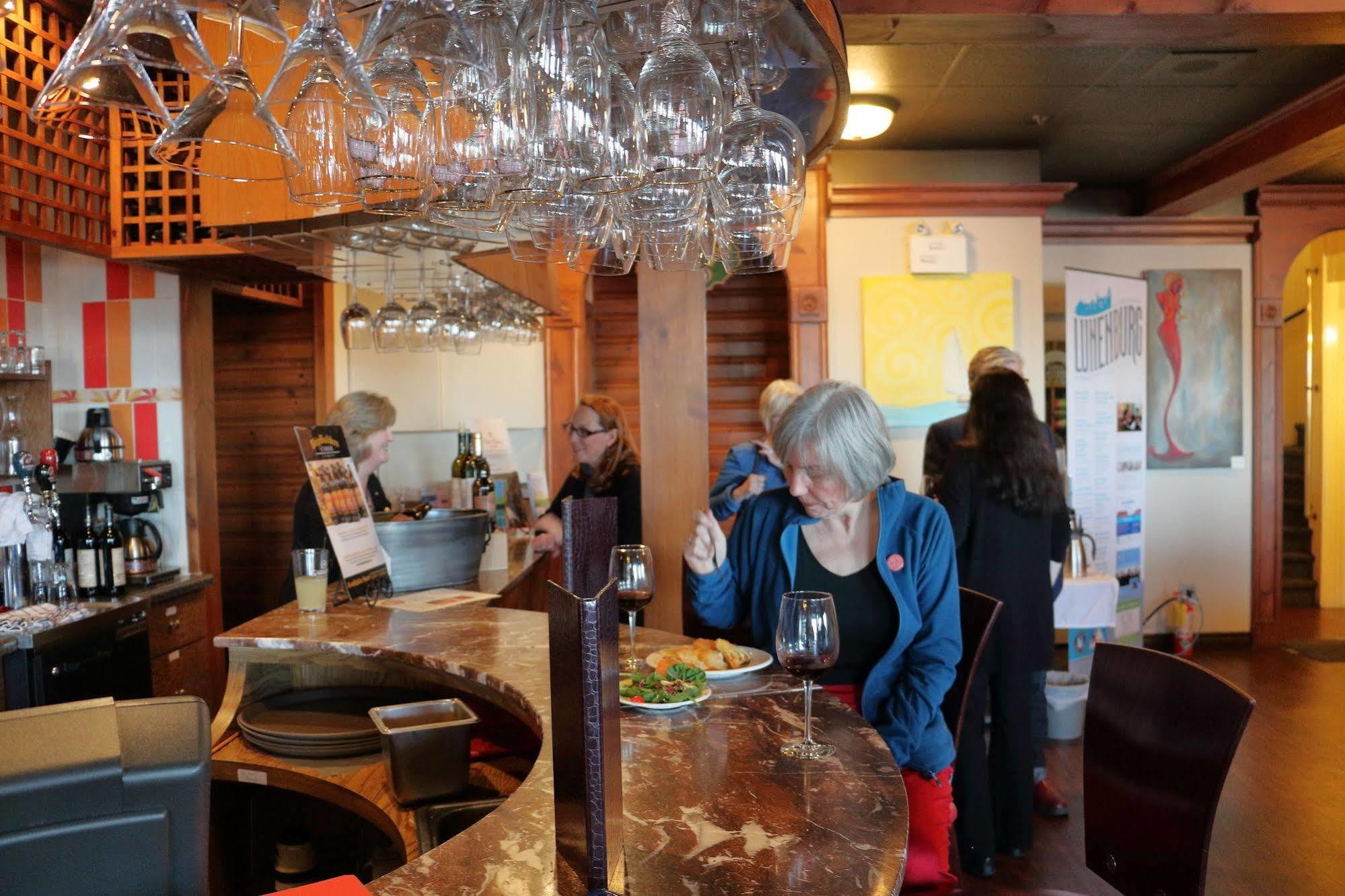 Rum Runner Inn Lunenburg Buitenkant foto